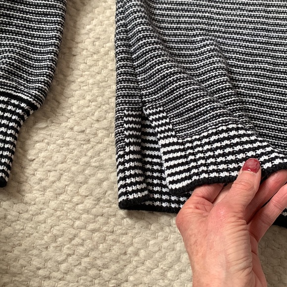 House of Harlow 1960 Revolve V neck striped sweater S - Picture 8 of 8